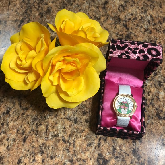 Watch - Picture 2 of 5